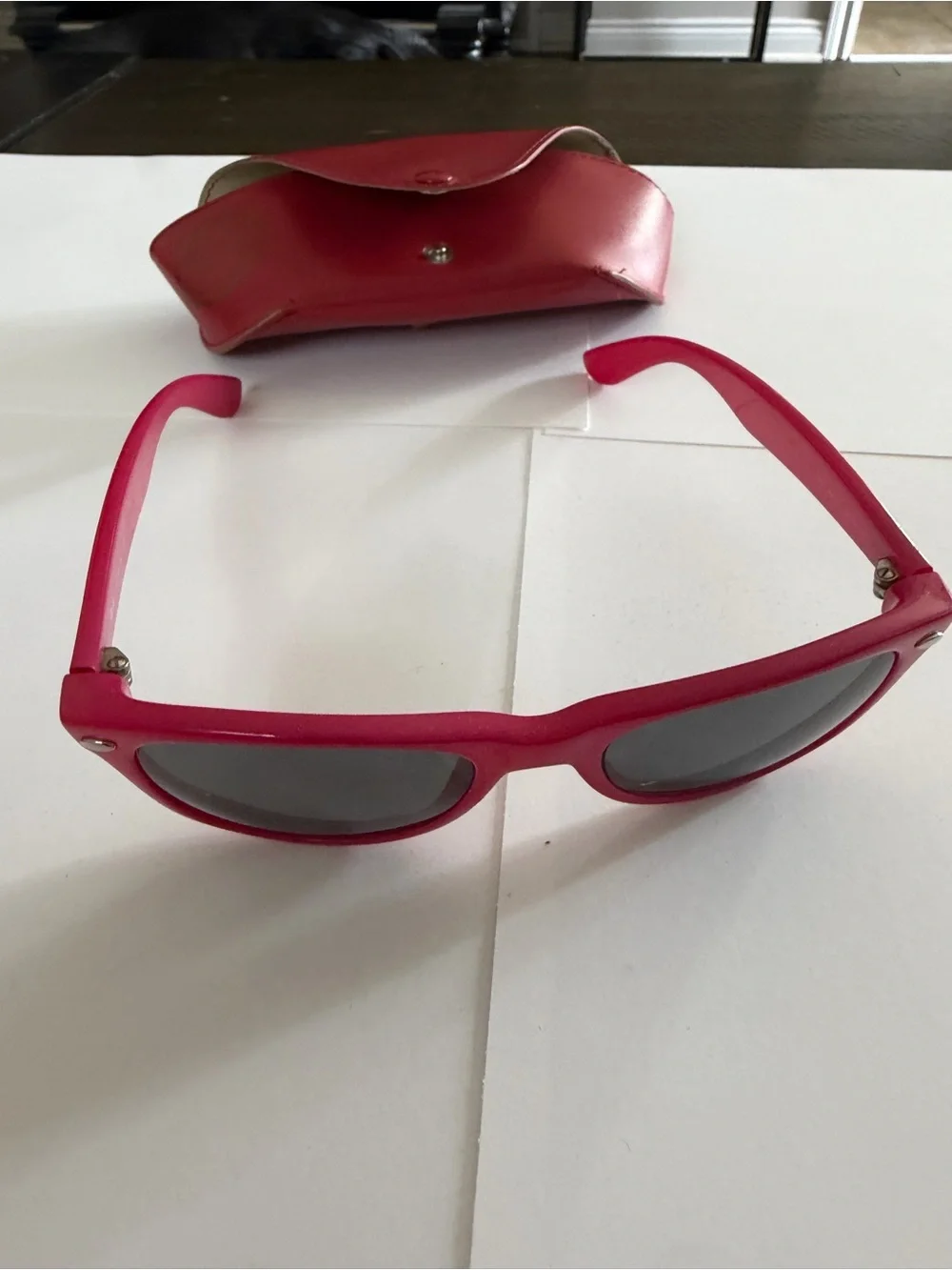Ray-Ban RB 2132 New Wayfarer 758/32 Fuchsia Red Sunglasses + Case